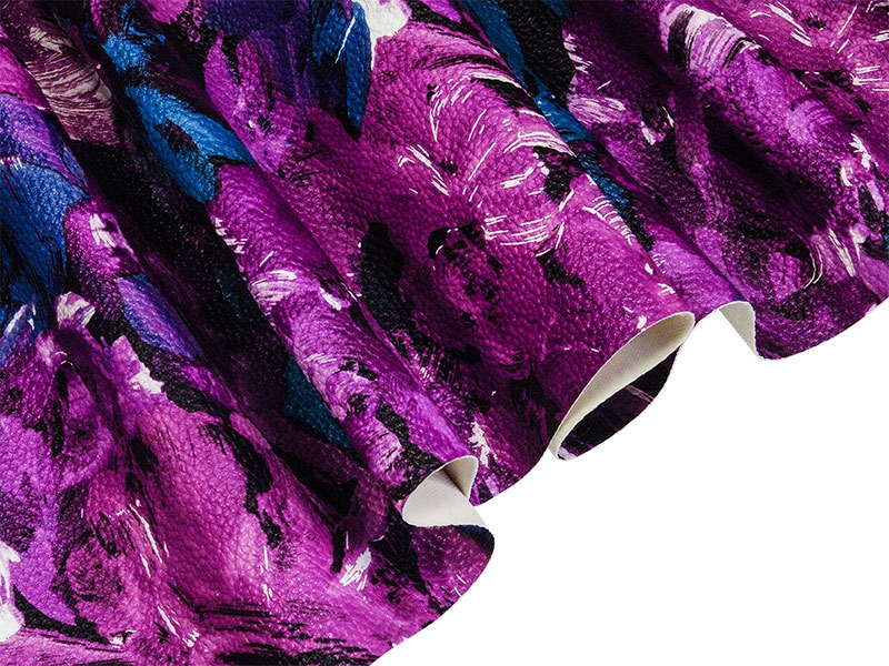 IMITATION LEATHER VIOLET PAINTED FLOWERS 140 CM 35 MB