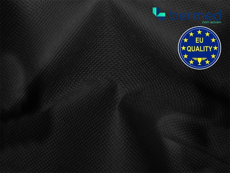 POLYPROPYLENOVÉNETKANÉ TEXTILIE  70 G/M2 ČERNÁ 160 CM 250 M
