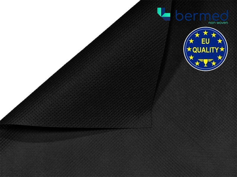 PP NONWOVEN FABRICS  60  G/M2 BLACK 160 CM 300 MB