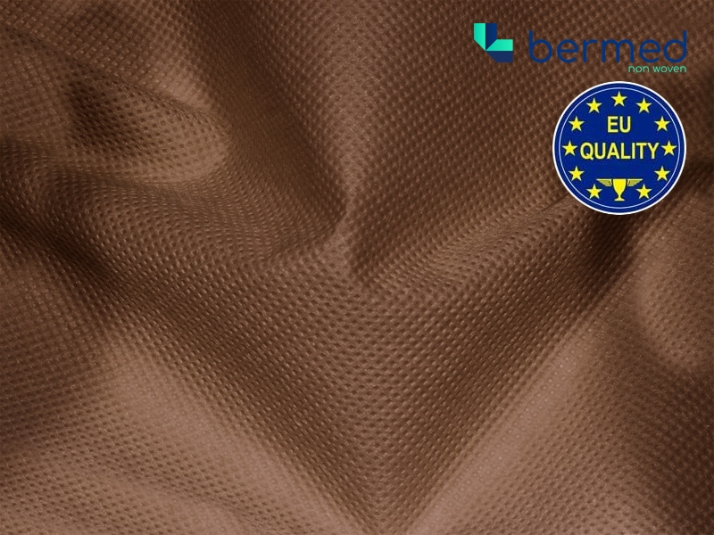 PP NONWOVEN FABRICS  50  G/M2 BROWN 160 CM 300 MB