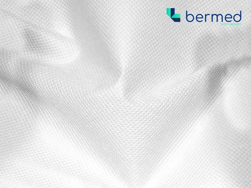 PP  NONWOVEN FABRICS 48 G/M2 WHITE 160 CM 300 MB