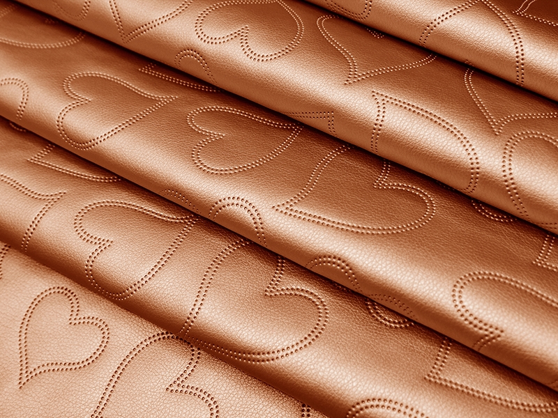 IMITATION QUILTED LEATHER HEARTS GOLD 140 CM 1 MB