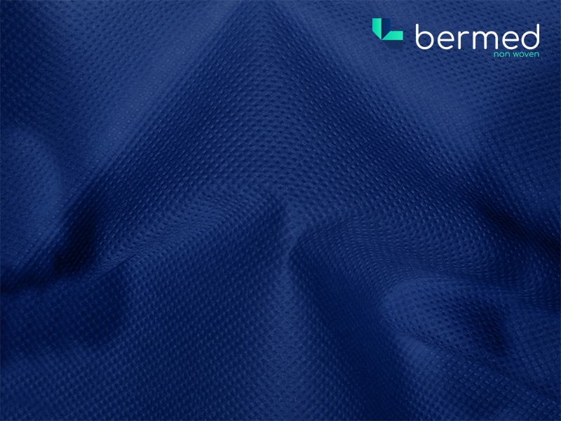 PP NONWOVEN FABRICS  70 G/M2 BLUE 160 CM 250 MB