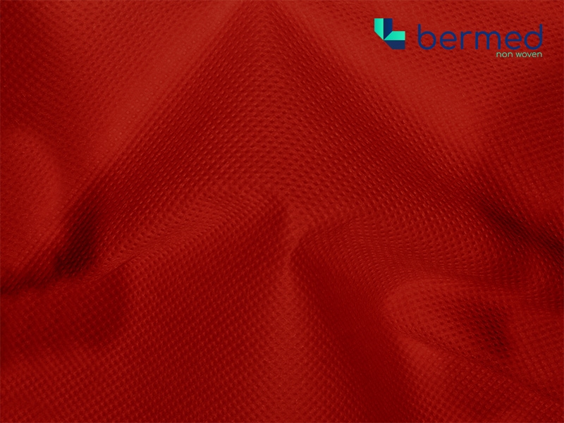 PP NONWOVEN FABRICS  80  G/M2 RED 160 CM 200 MB