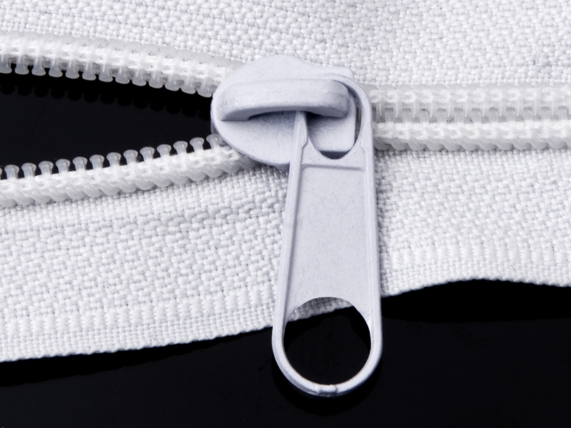 SLIDER FOR NYLON ZIPPER TAPES WITH  CORD 3 NON LOCK WHITE 501 500 PCS