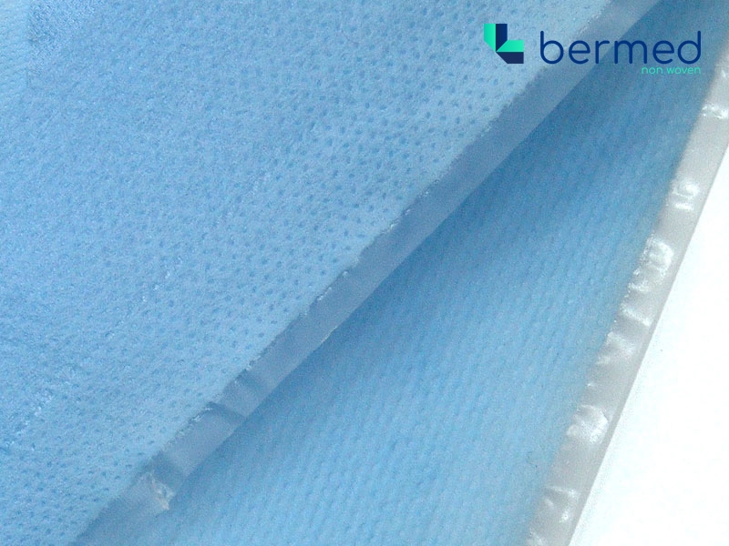 BERMED  MEDIZINISCHES SCHUTZLAMINAT 53 G/M2 BLAU (EN 14126) 50   M.