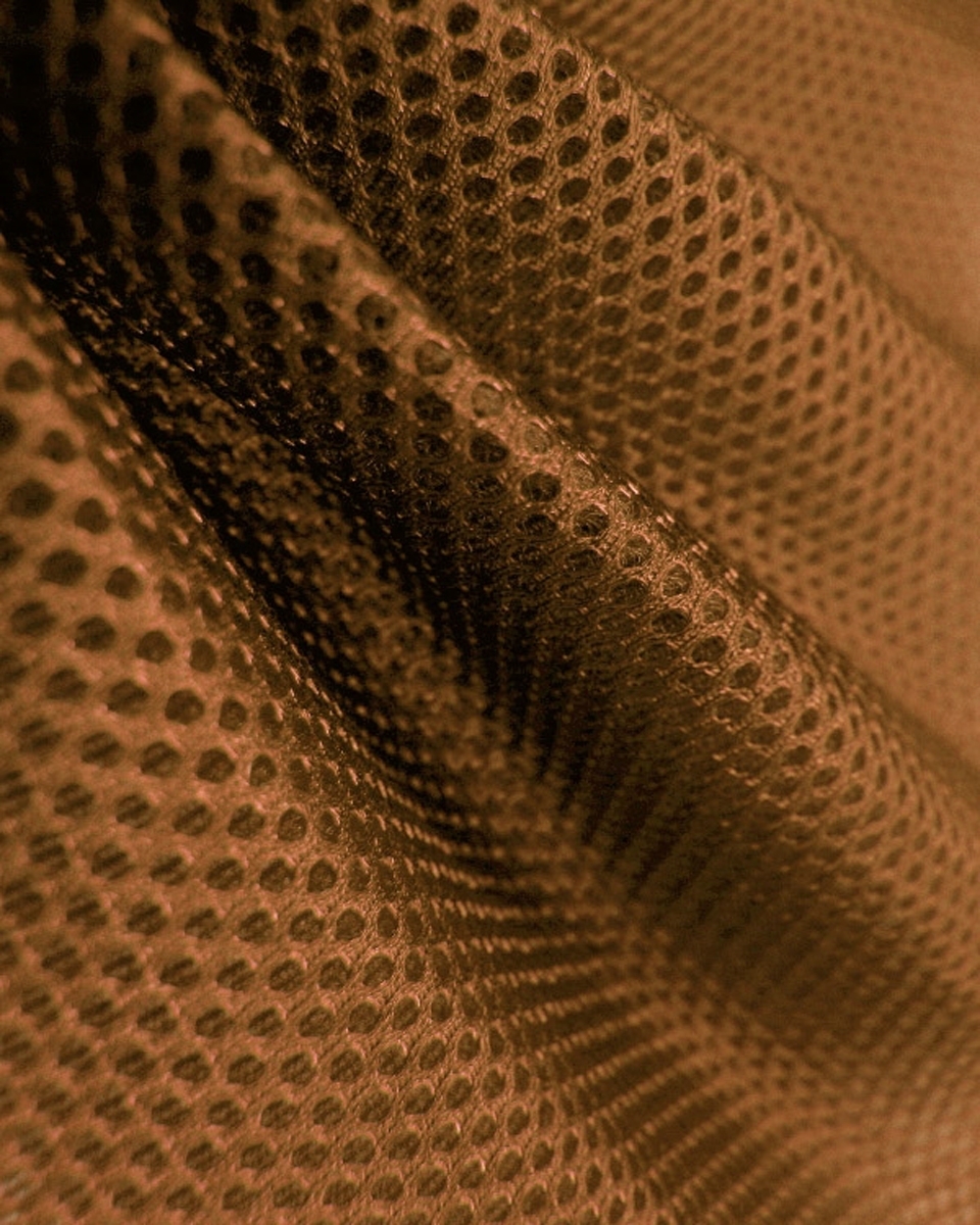 KNITTED MESH LIGHT RED 210 G/M2 150 CM 25 MB