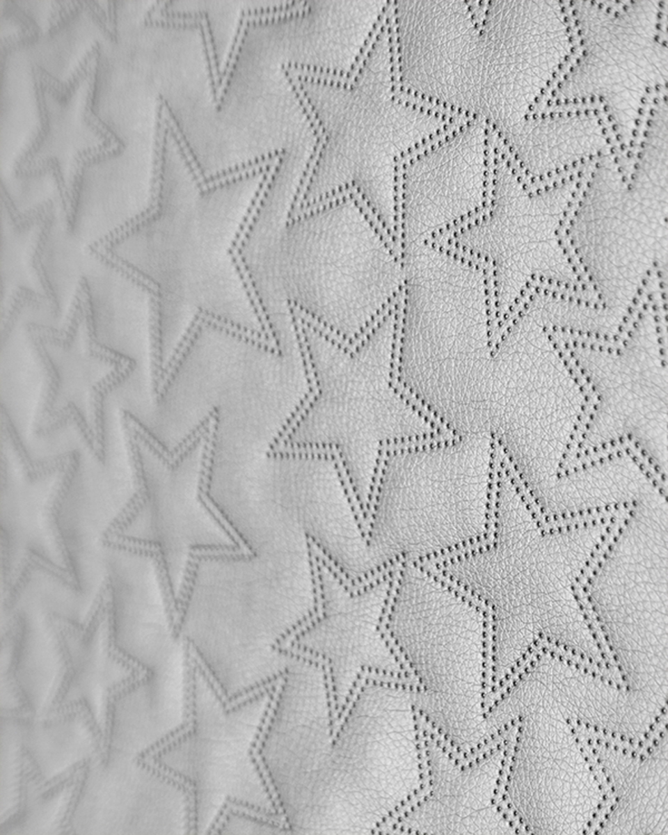 IMITATION QUILTED LEATHER STARS SILVER 140 CM 1 MB