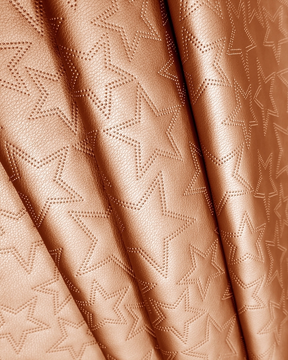 IMITATION QUILTED LEATHER STARS GOLD 140 CM 1 MB