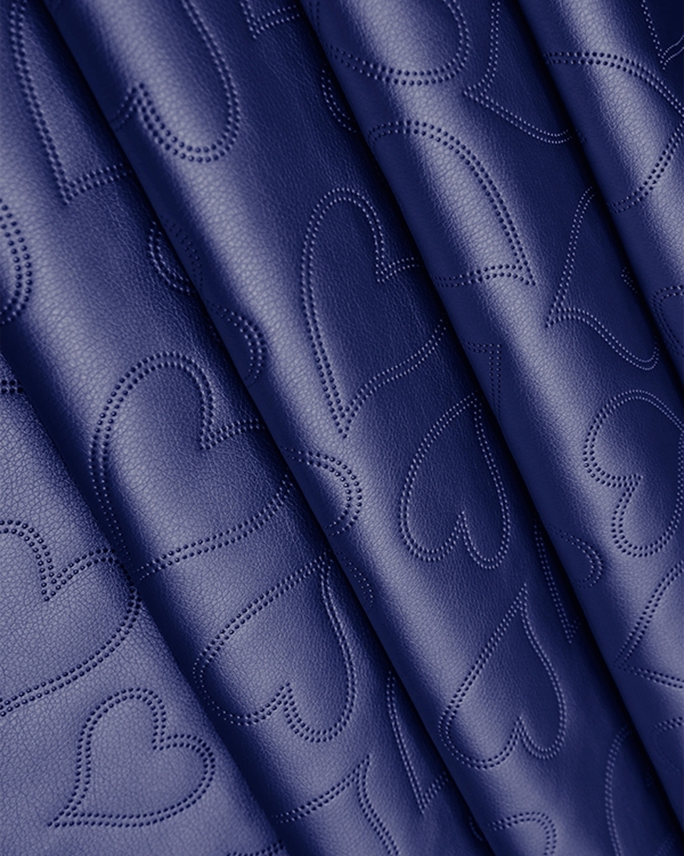 IMITATION QUILTED LEATHER HEARTS RED 140 CM 1 MB